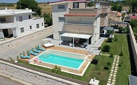 Villa Latina